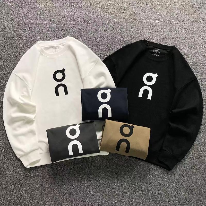 ON HOODIE 3207280104（im 170cm 60kg i wear size XL in the phot）