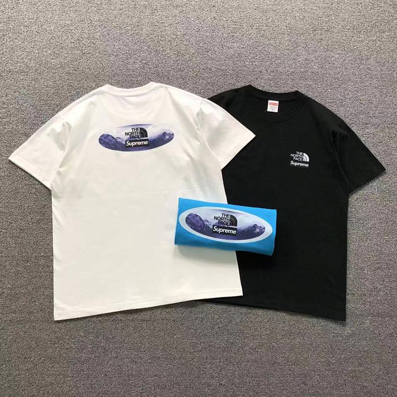 SUPREME T-SHIRT 123121602（im 170cm 60kg i wear size M in the phot）