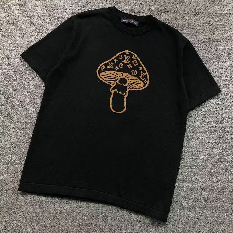 LV T-SHIRT 3201160621（im 170cm 60kg i wear size M in the phot）