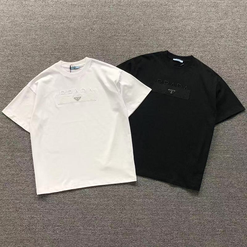 PRADA T-SHIRT 3112131001（im 170cm 60kg i wear size S in the phot）