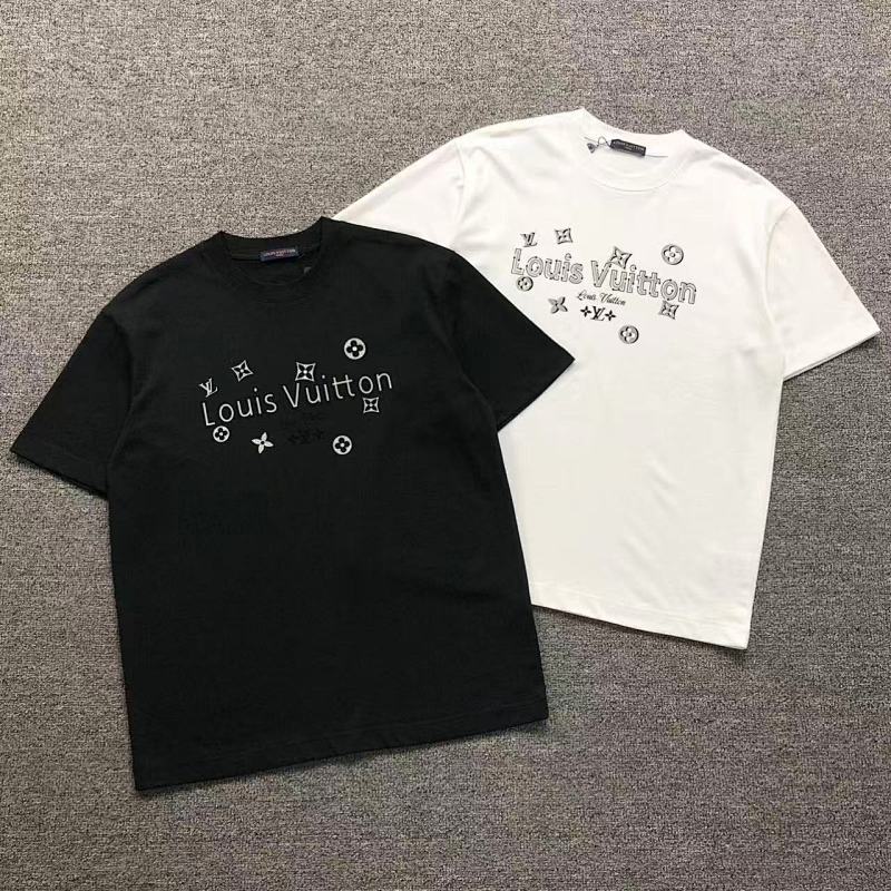 LV T-SHIRT 5240108147（im 170cm 60kg i wear size L in the phot）