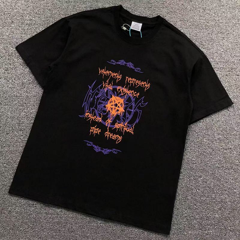 VETEMENTS T-SHIRT 41091531145（im 170cm 60kg i wear size S in the phot）