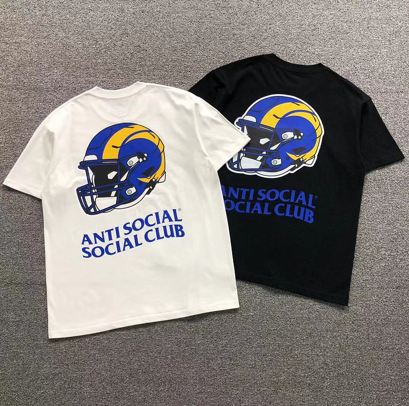 ANTI SOCIAL SOCIAL CLUB T-SHIRT 3206211802（im 170cm 60kg i wear size M in the phot）