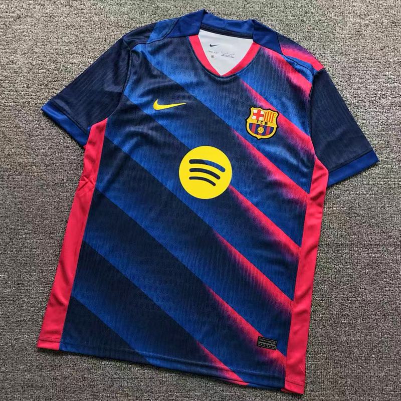 FOOTBALL T-SHIRT 11111415002（im 170cm 60kg i wear size L in the phot）