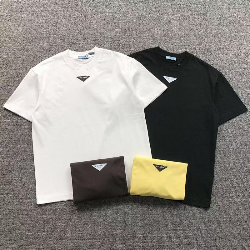 PRADA T-SHIRT 3203244521 （im 170cm 60kg i wear size M in the phot）
