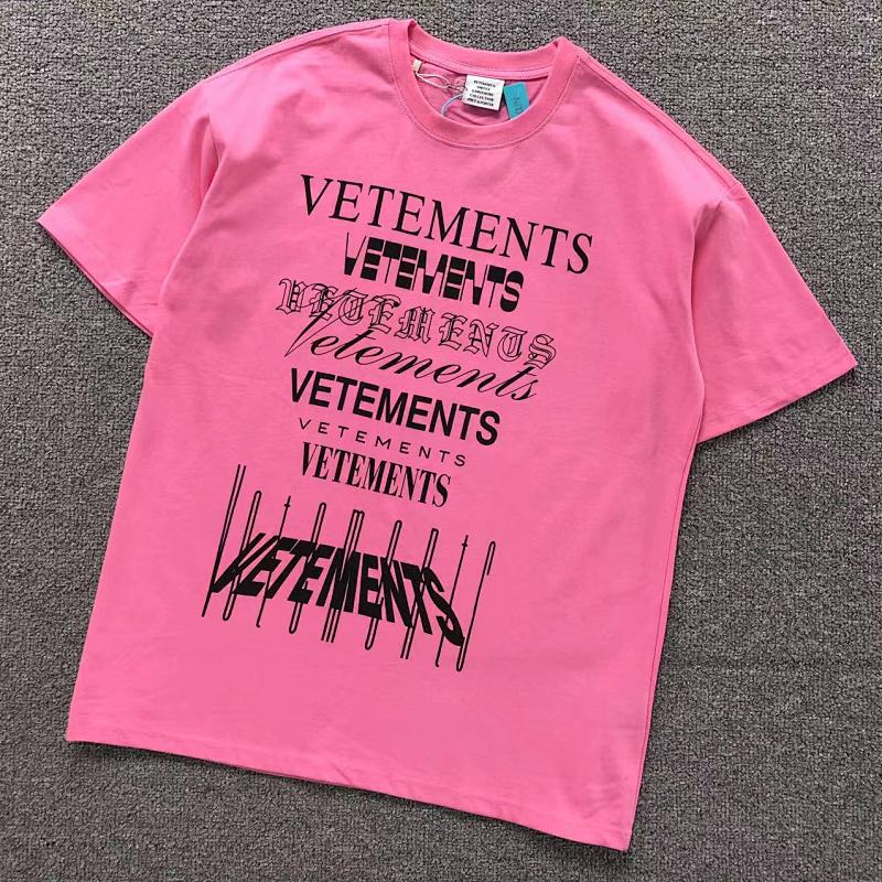 VETEMENTS T-SHIRT 41081211145（im 170cm 60kg i wear size M in the phot）