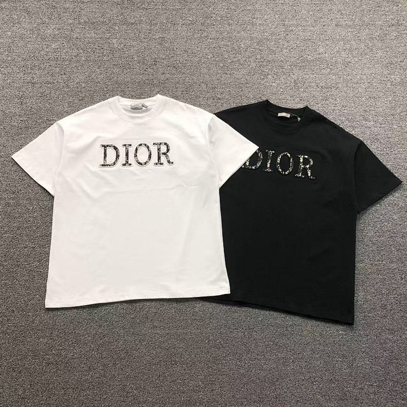 DIOR T-SHIRT 412293601（im 170cm 60kg i wear size S in the phot）