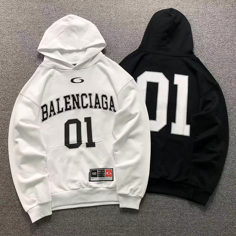 BALENCIAGA HOODIE 3206174021（im 170cm 60kg i wear size S in the phot）