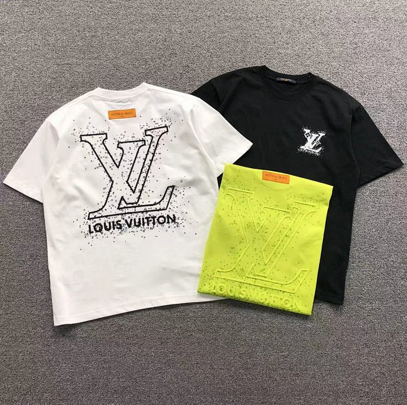 LV T-SHIRT 520122120（im 170cm 60kg i wear size M in the phot）