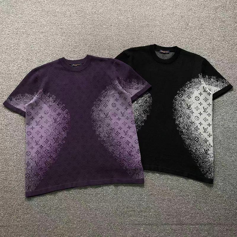 LV T-SHIRT 22060110125（im 170cm 60kg i wear size M in the phot）