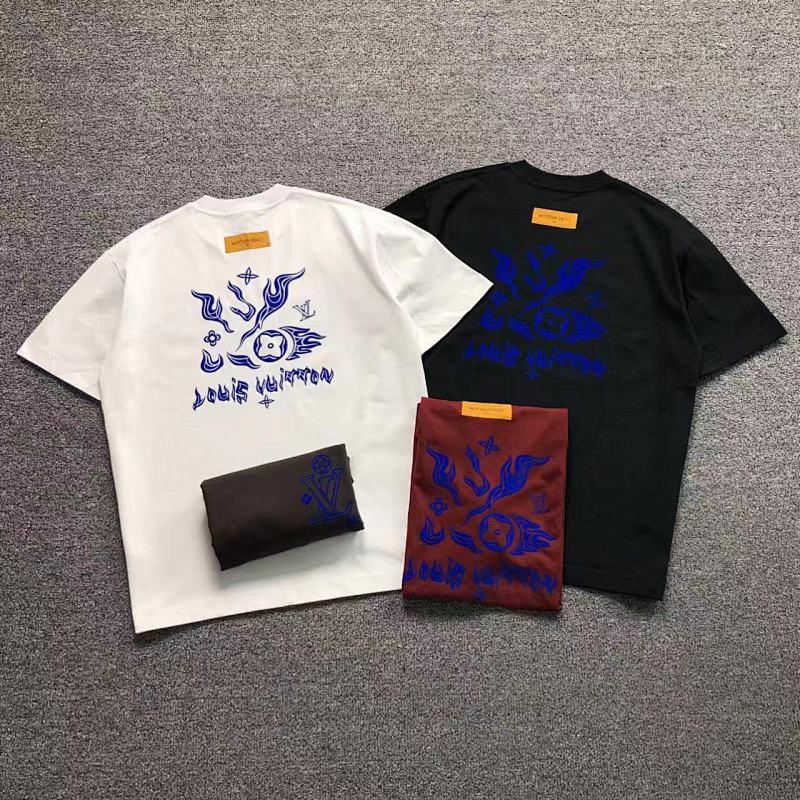 LV T-SHIRT 5231902147 （im 170cm 60kg i wear size M in the phot）