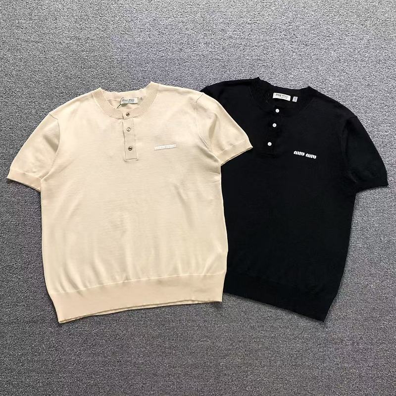 MIU MIU T-SHIRT 4205191077（im 170cm 60kg i wear size M in the phot）