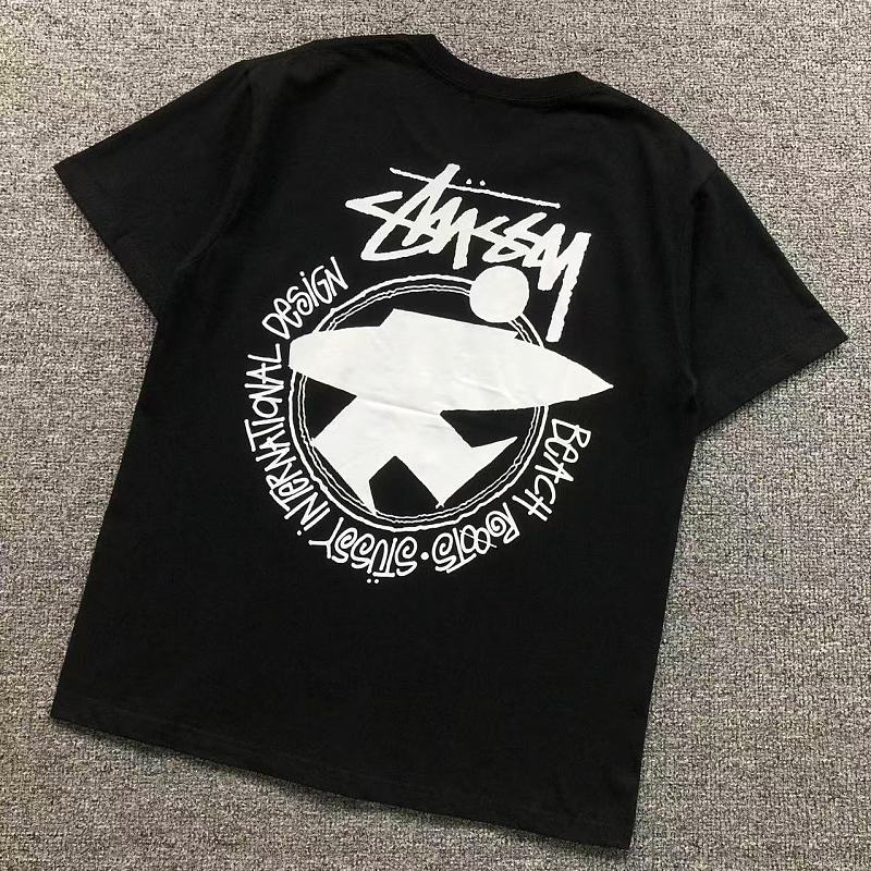 STUSSY T-SHIRT 52080510182（im 170cm 60kg i wear size M in the phot）