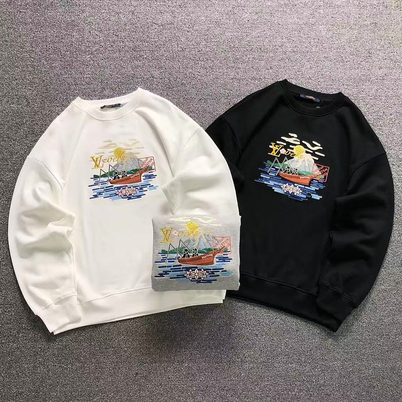 LV HOODIE 4209020201（im 170cm 60kg i wear size M in the phot）