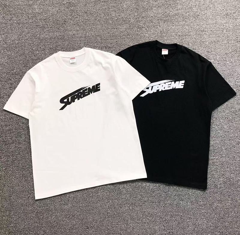 SUPREME T-SHIRT 41061019123（im 170cm 60kg i wear size M in the phot）