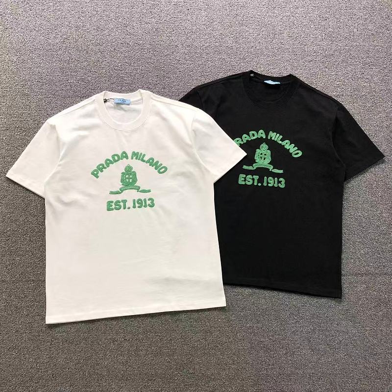 PRADA T-SHIRT 124210432（im 170cm 60kg i wear size M in the phot）