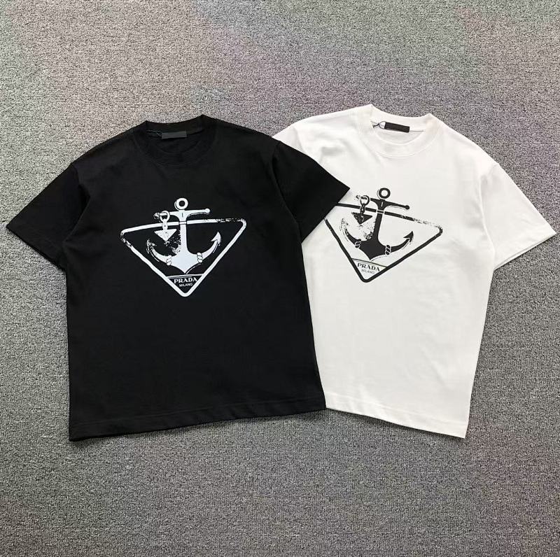 PRADA T-SHIRT 502171281（im 170cm 57kg i wear size S in the phot）