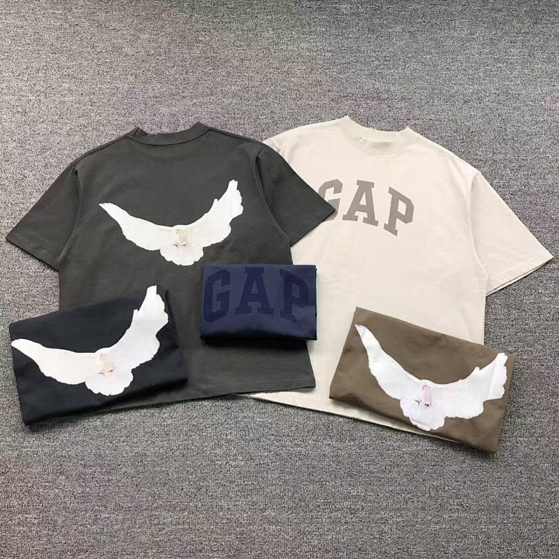 YEEZY GAP T-SHIRT 41061202120（im 170cm 60kg i wear size S in the phot）
