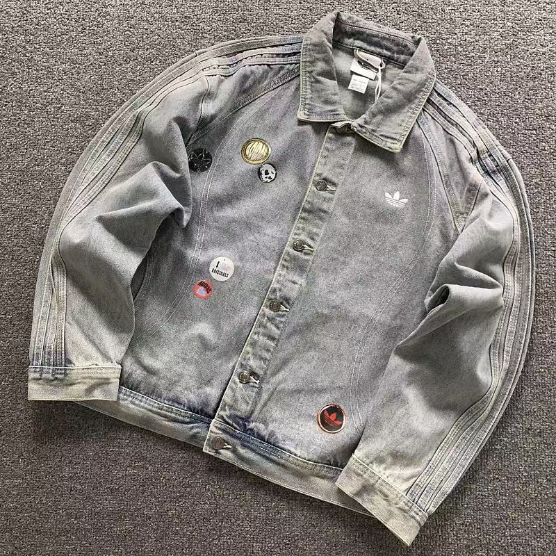 ADIDAS JACKET 2207251077（im 170cm 60kg i wear size M in the phot）