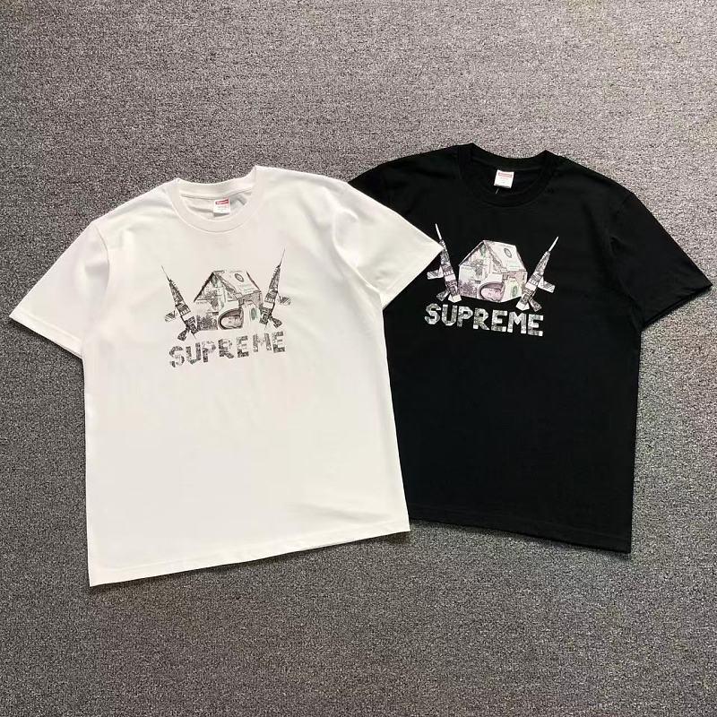 SUPREME T-SHIRT 3205152033（im 170cm 60kg i wear size M in the phot）