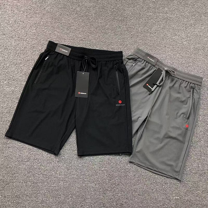 LULULEMON SHORTS 3103111203（im 170cm 60kg i wear size XL in the phot）