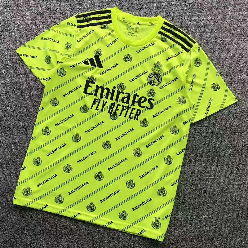 FOOTBALL T-SHIRT 11042833002 （im 170cm 60kg i wear size M in the phot）