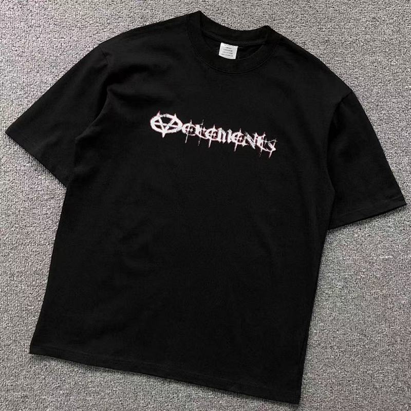 VETEMENTS T-SHIRT 214051817 （im 170cm 60kg i wear size XS in the phot）