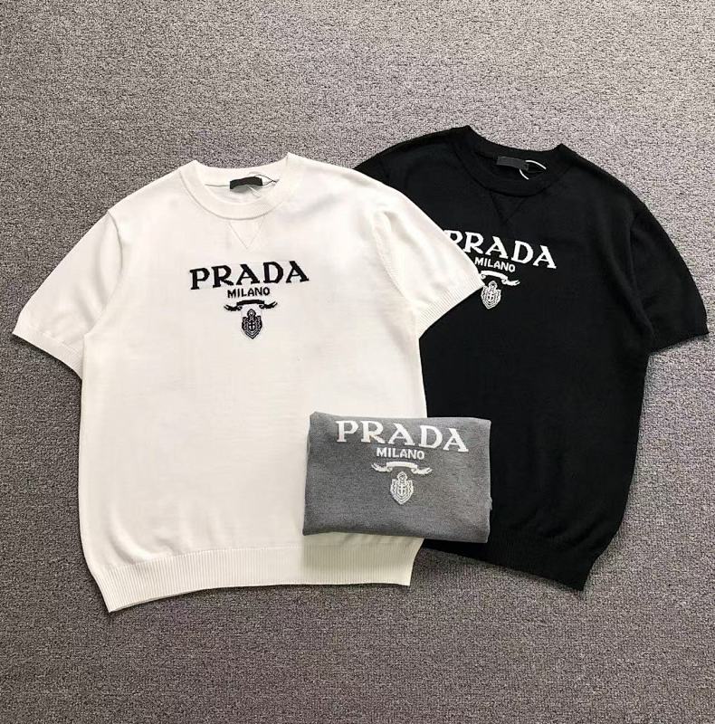 PRADA T-SHIRT 42030222156（im 172cm 55kg i wear size S in the phot）