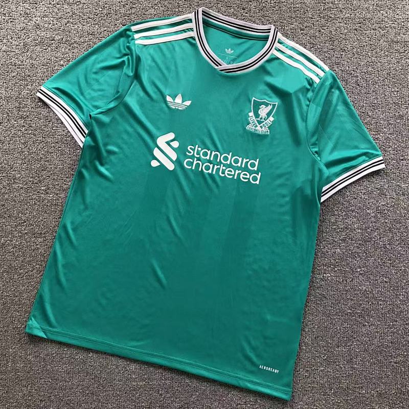 FOOTBALL T-SHIRT 11082621002 （im 170cm 60kg i wear size L in the phot）