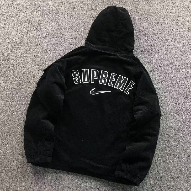 SUPREME NIKE JACKET 11121905159（im 170cm 60kg i wear size S in the phot）