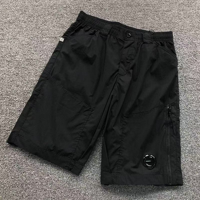CP SHORTS 3106272667（im 170cm 60kg i wear size 46 in the phot）