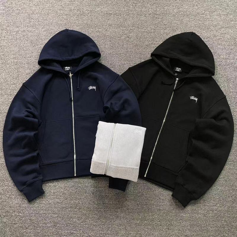 STUSSY HOODIE 4201260702（im 170cm 60kg i wear size M in the phot）