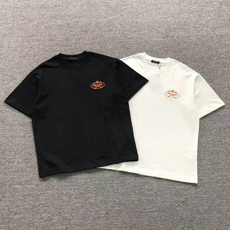 PRADA T-SHIRT 111151255（im 170cm 55kg i wear size M in the phot）