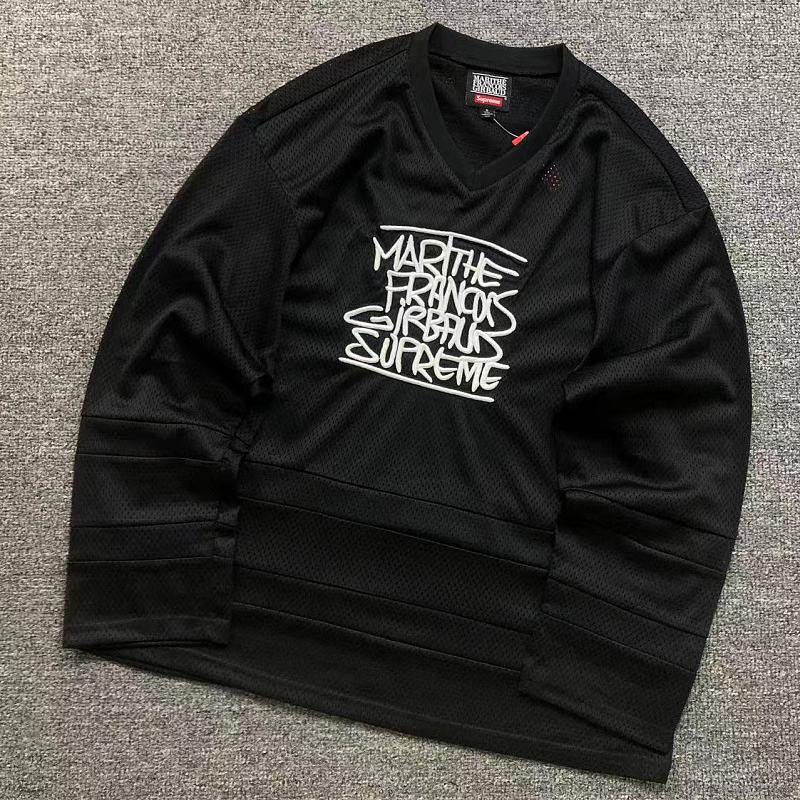 SUPREME LONG SLEEVED 52071619182（im 170cm 60kg i wear size S in the phot）