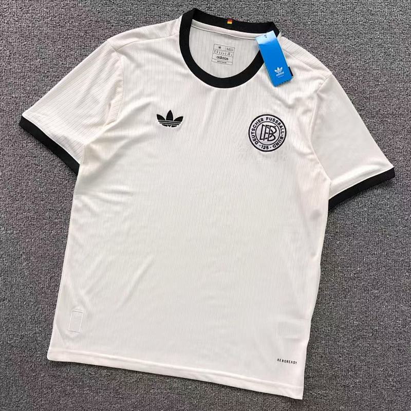 FOOTBALL T-SHIRT 31030434002（im 170cm 55kg i wear size M in the phot）
