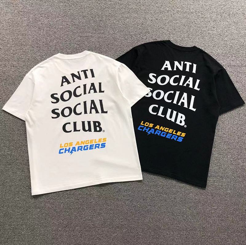 ANTI SOCIAL SOCIAL CLUB T-SHIRT 123132402（im 170cm 60kg i wear size L in the phot）
