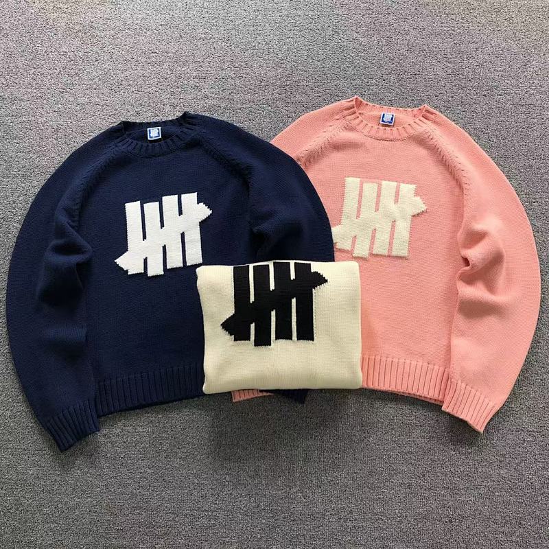 UNDEFEATED SWEATER 1110180126（im 170cm 60kg i wear size S in the phot）