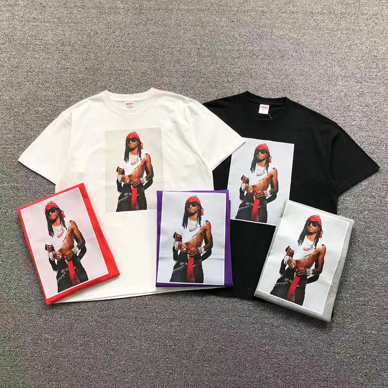 SUPREME T-SHIRT 1110291202（im 170cm 60kg i wear size L in the phot）
