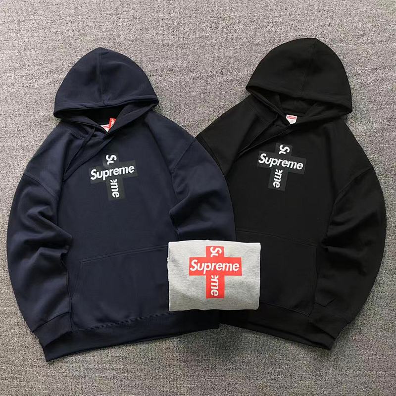 SUPREME HOODIE 5121906123（im 170cm 60kg i wear size L in the phot）