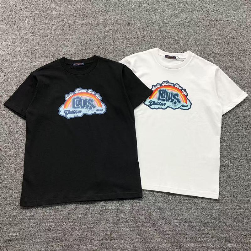 LV T-SHIRT 41061315126（im 170cm 60kg i wear size XS in the phot）