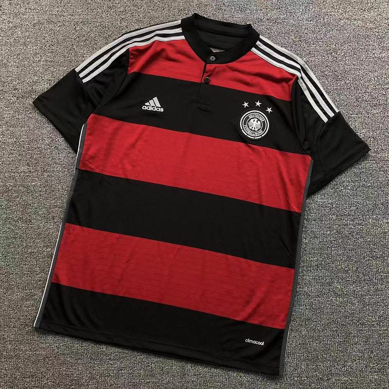 FOOTBALL T-SHIRT 1252631002（im 170cm 60kg i wear size L in the phot）