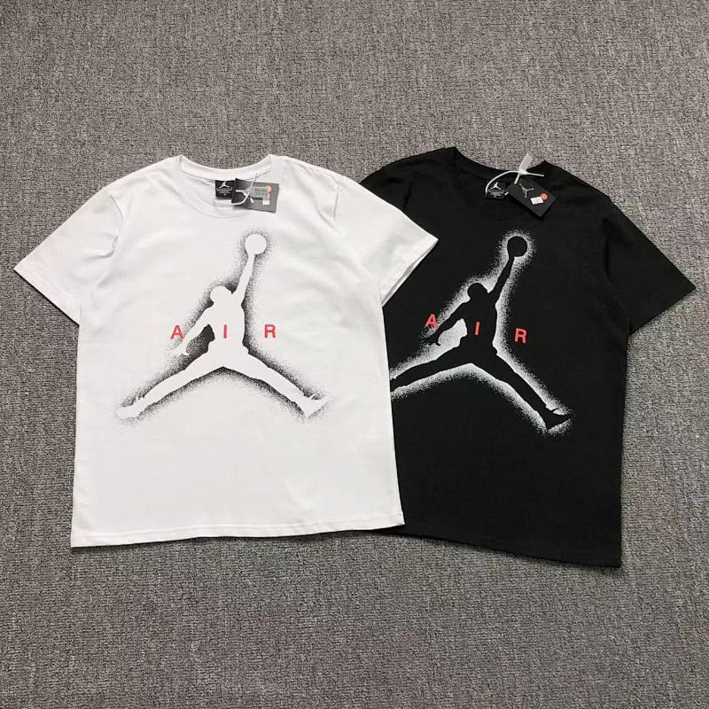 AIR JORDAN T-SHIRT 412291657（im 170cm 55kg i wear size M in the phot）