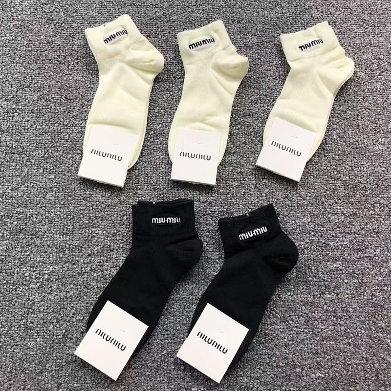 MIU MIU SOCKS 213230918