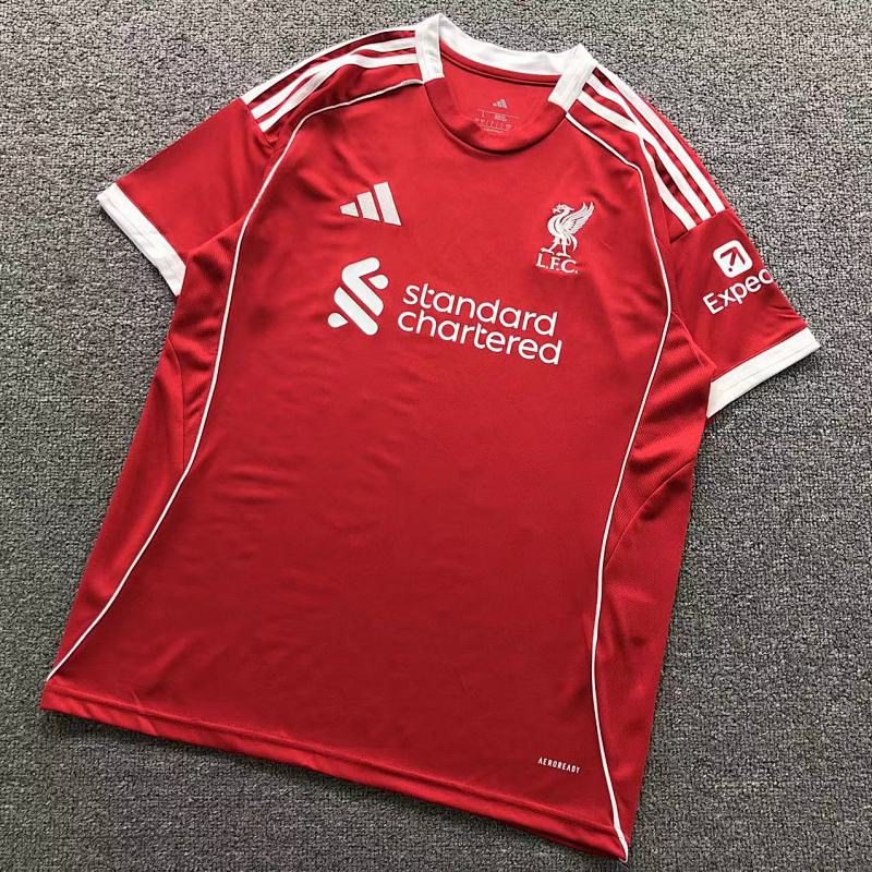 FOOTBALL T-SHIRT 11082623002（im 170cm 60kg i wear size L in the phot）
