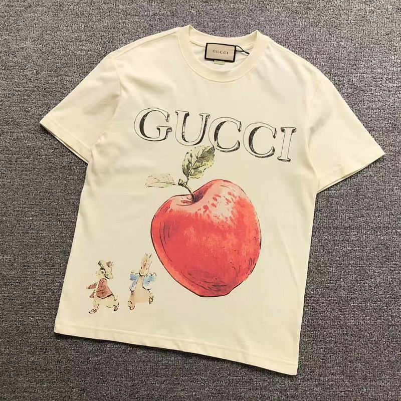 GUCCI T-SHIRT 5050829101（im 170cm 60kg i wear size S in the phot）
