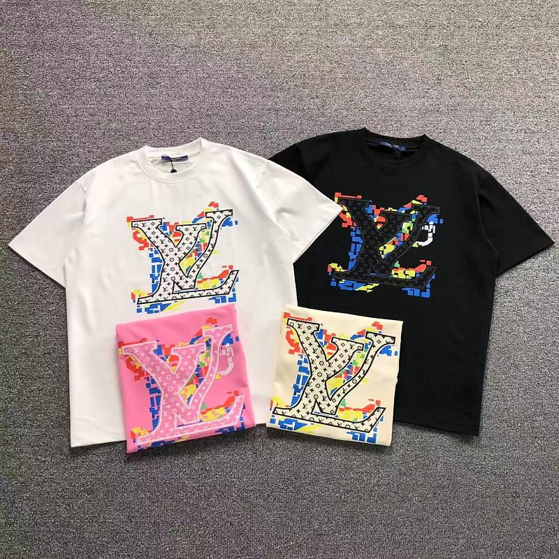 LV T-SHIRT 2204172701（im 170cm 60kg i wear size M in the phot）