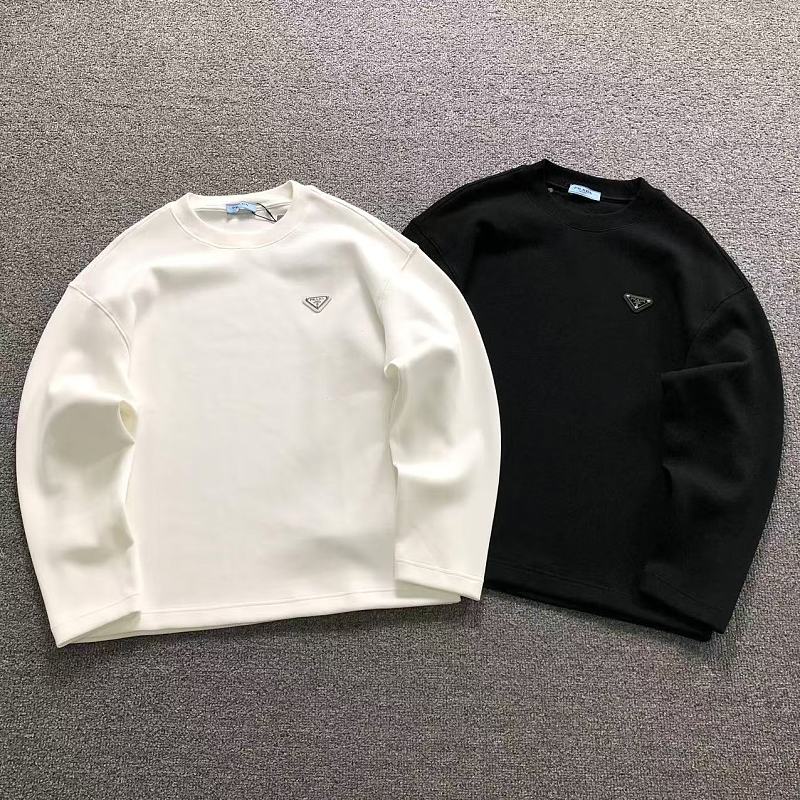 PRADA LONG SLEEVED 2208081104（im 170cm 60kg i wear size M in the phot）
