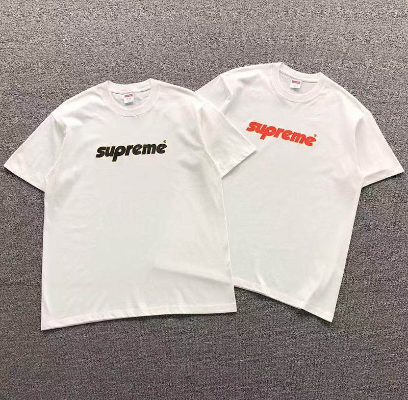 SUPREME T-SHIRT 41062513123（im 170cm 60kg i wear size M in the phot）