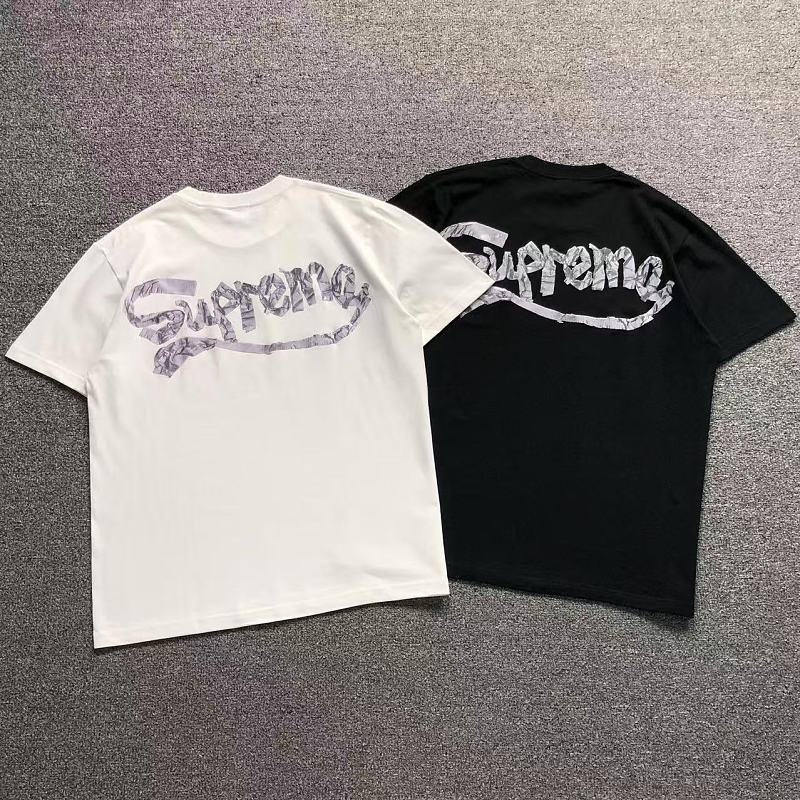 SUPREME T-SHIRT 3205151333（im 170cm 60kg i wear size M in the phot）