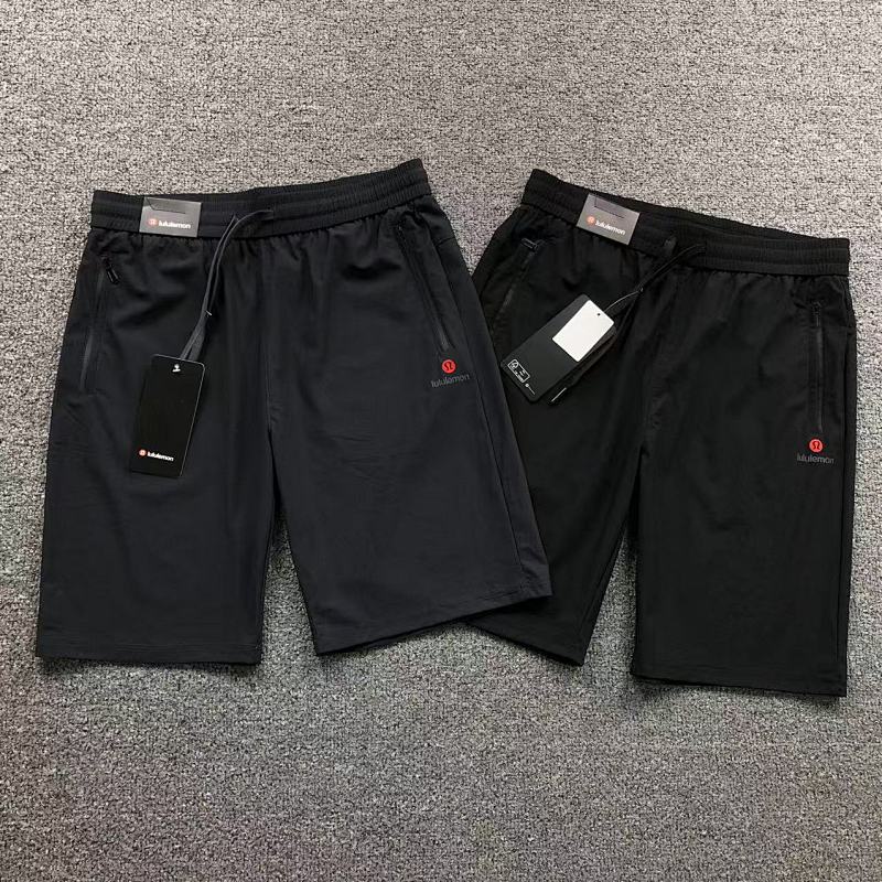 LULULEMON SHORTS 3101053603（im 170cm 60kg i wear size XL in the phot）
